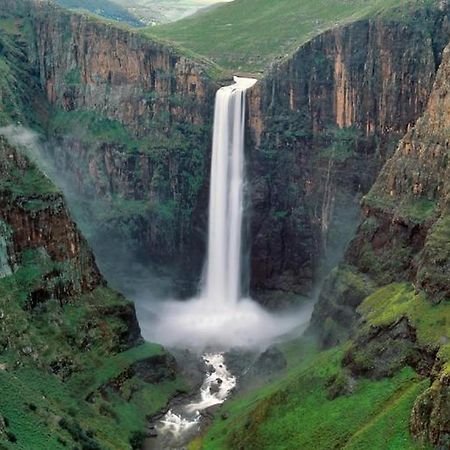 Twin Peaks Cottages And Horse Trekking Maseru Exteriör bild