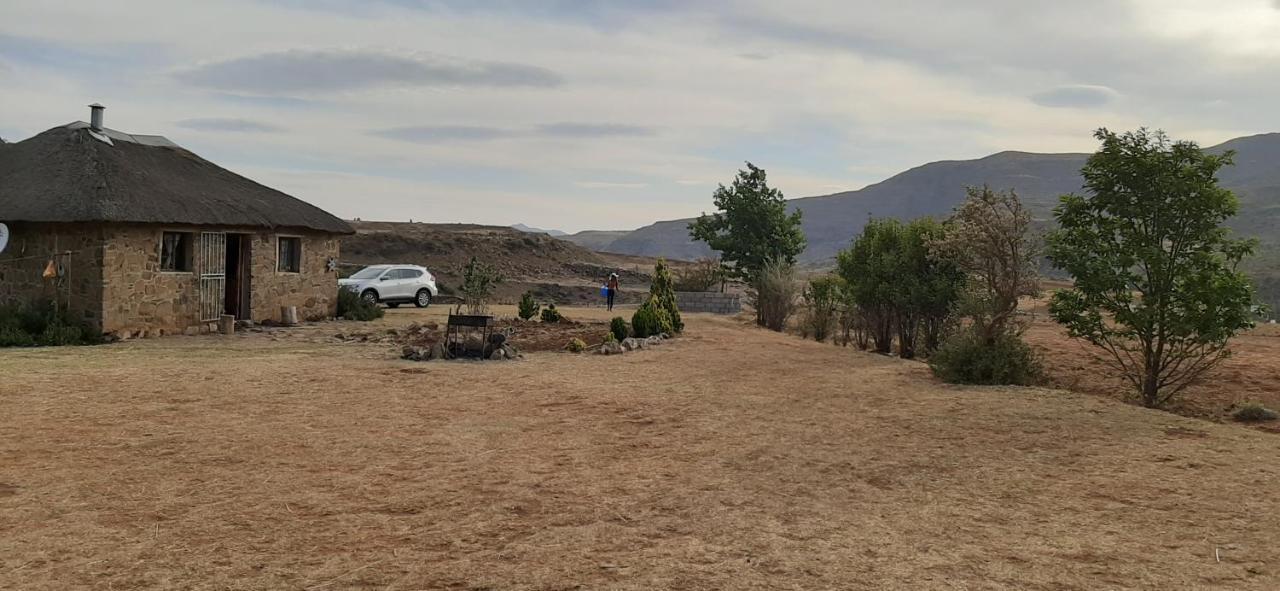 Twin Peaks Cottages And Horse Trekking Maseru Exteriör bild